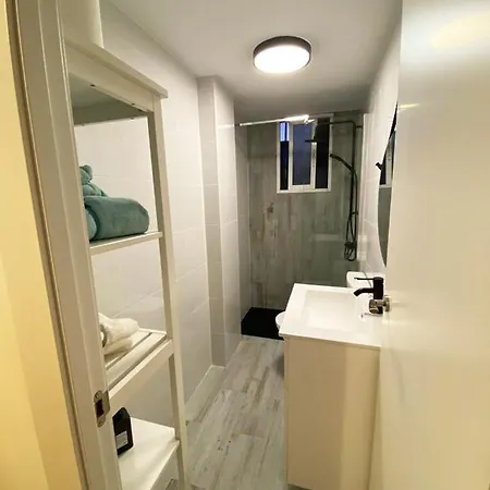 Alloggio in famiglia Malvarrosa Private In Shared *